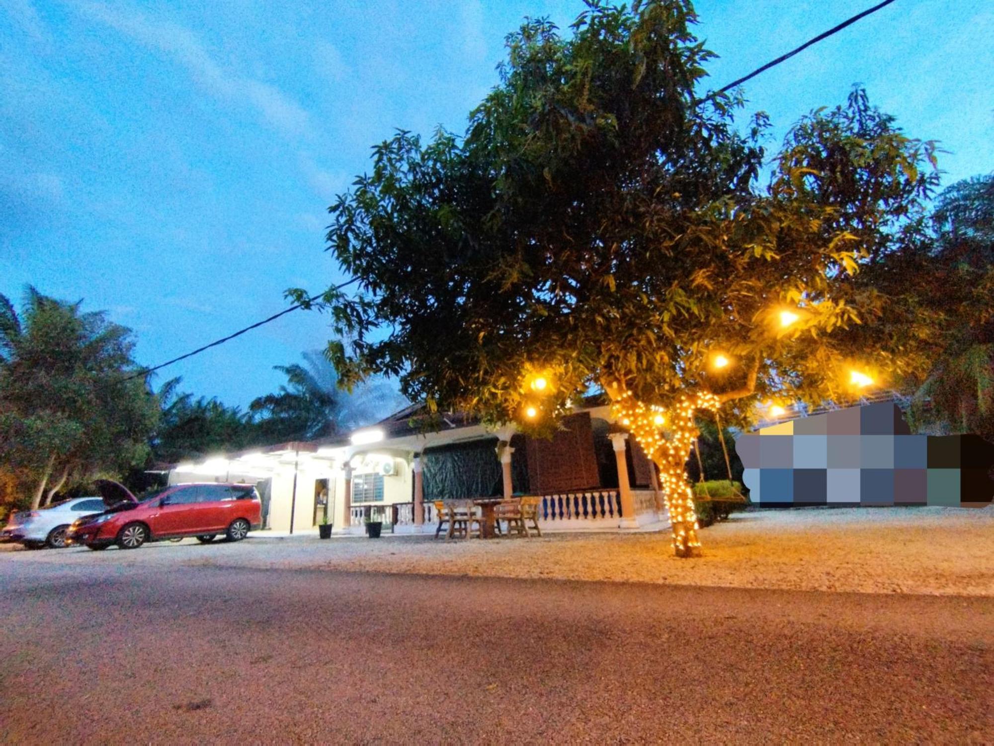 Basrie Villa "Mslim Only" - Mini Cinema , Private Pool , Wi-Fi , Netflix Muar Buitenkant foto